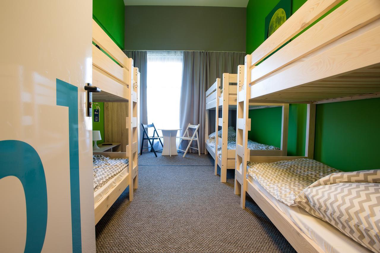 Moon Hostel Poznan Bagian luar foto