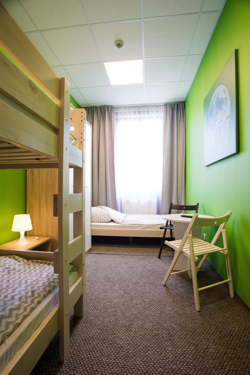 Moon Hostel Poznan Bagian luar foto